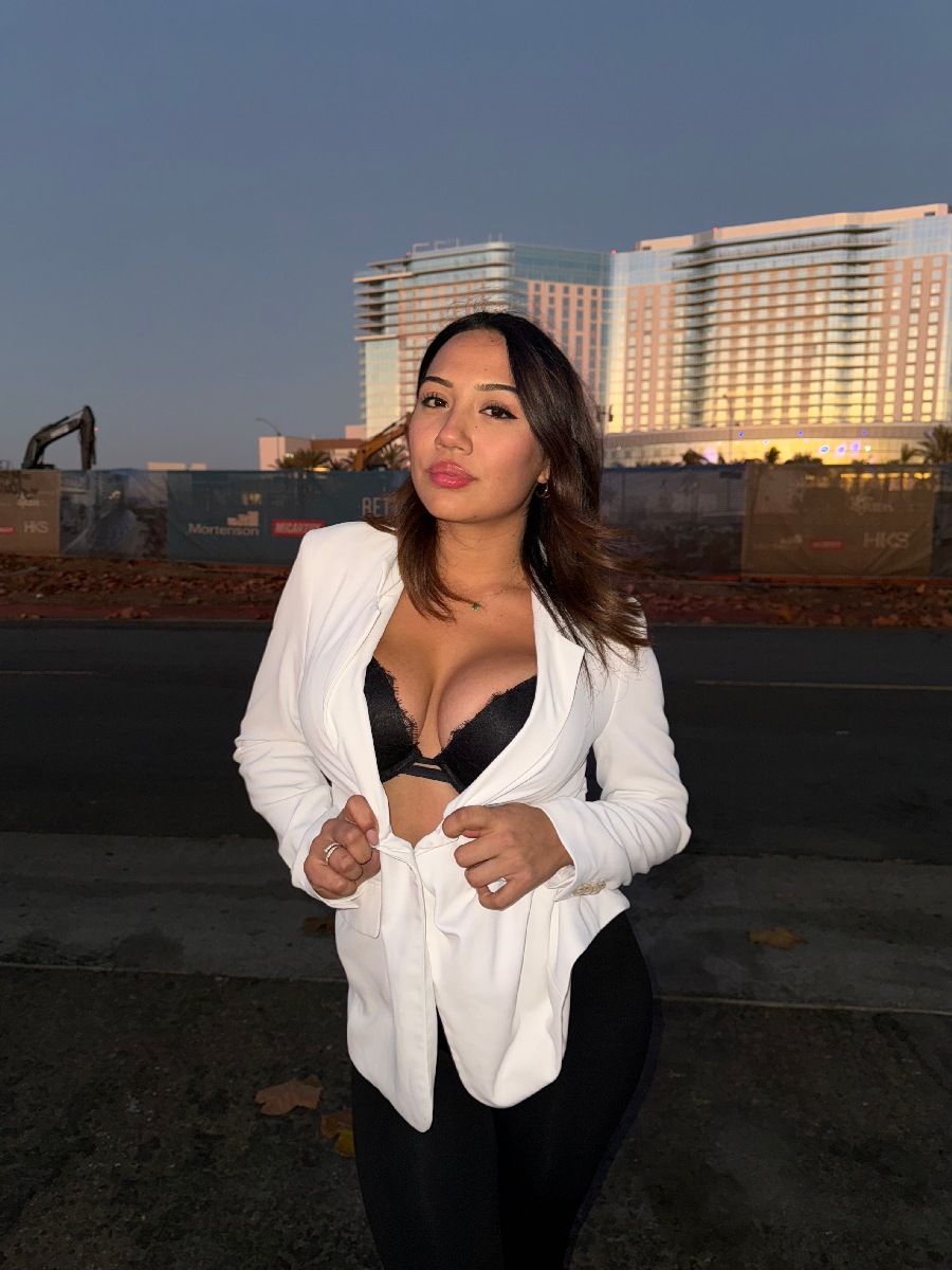 Take a pause and enjoy Ali Cruz — streaming from Qidong