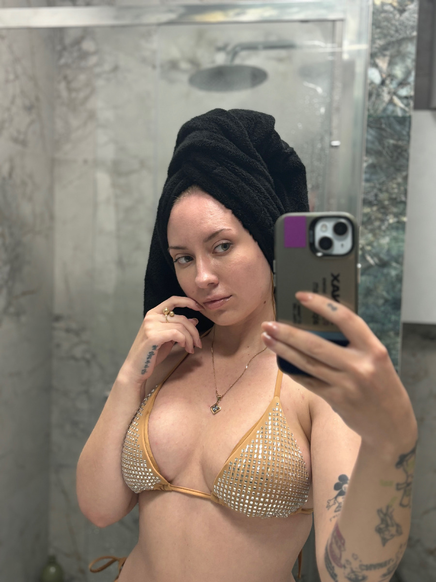 Nude girl KateV in Qidong