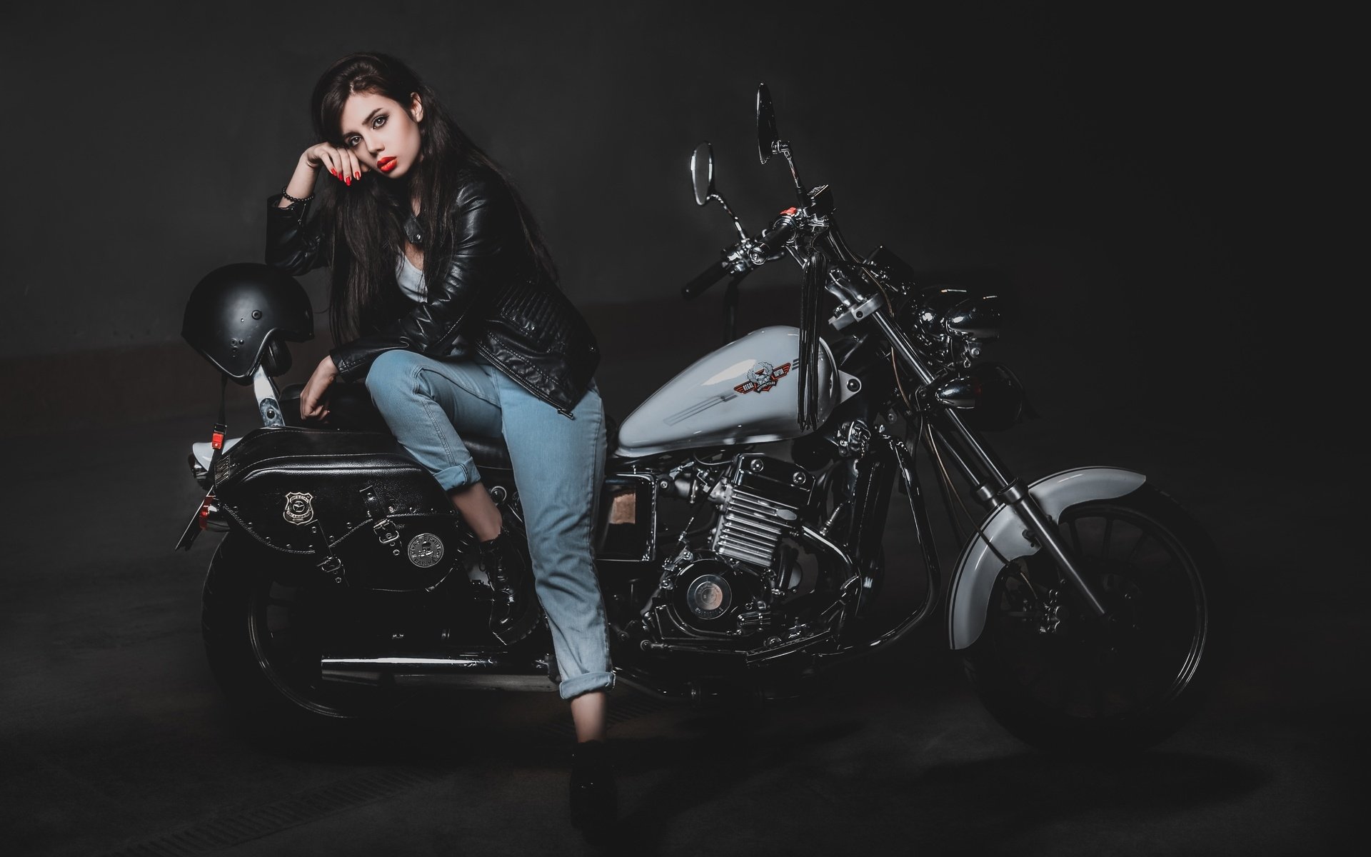 Biker girls: style and drive in Qidong